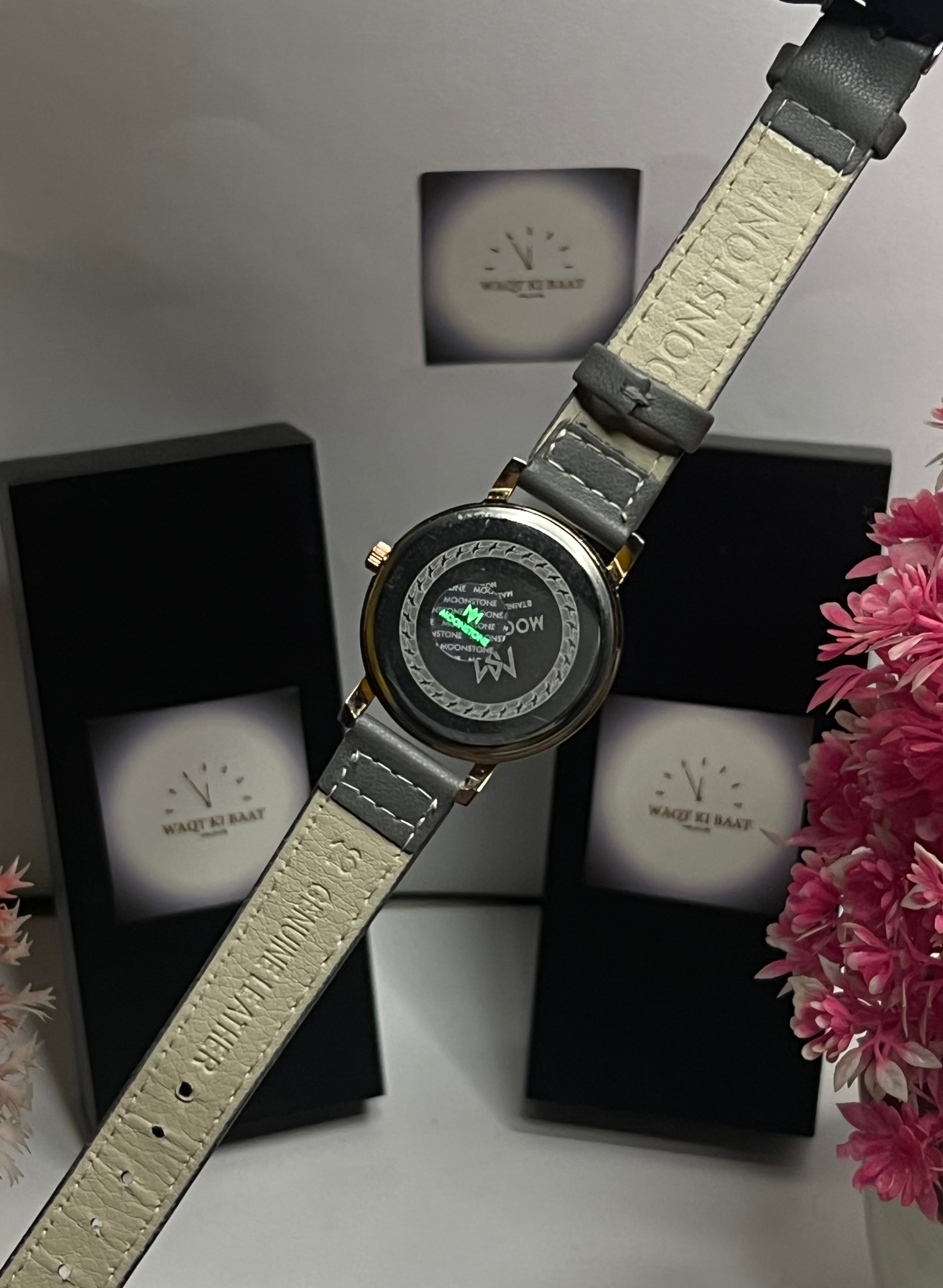 Moonstone Elegant Women’s Leather Strap Watch – Minimalist Luxury Design