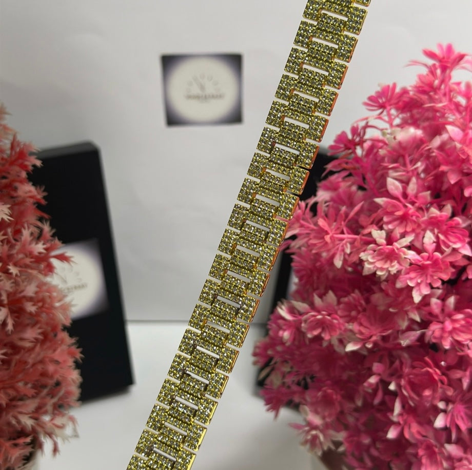 Luxury Fully Iced-Out Gold Bracelet – Men’s & Women’s Hip-Hop Cuban Link Style