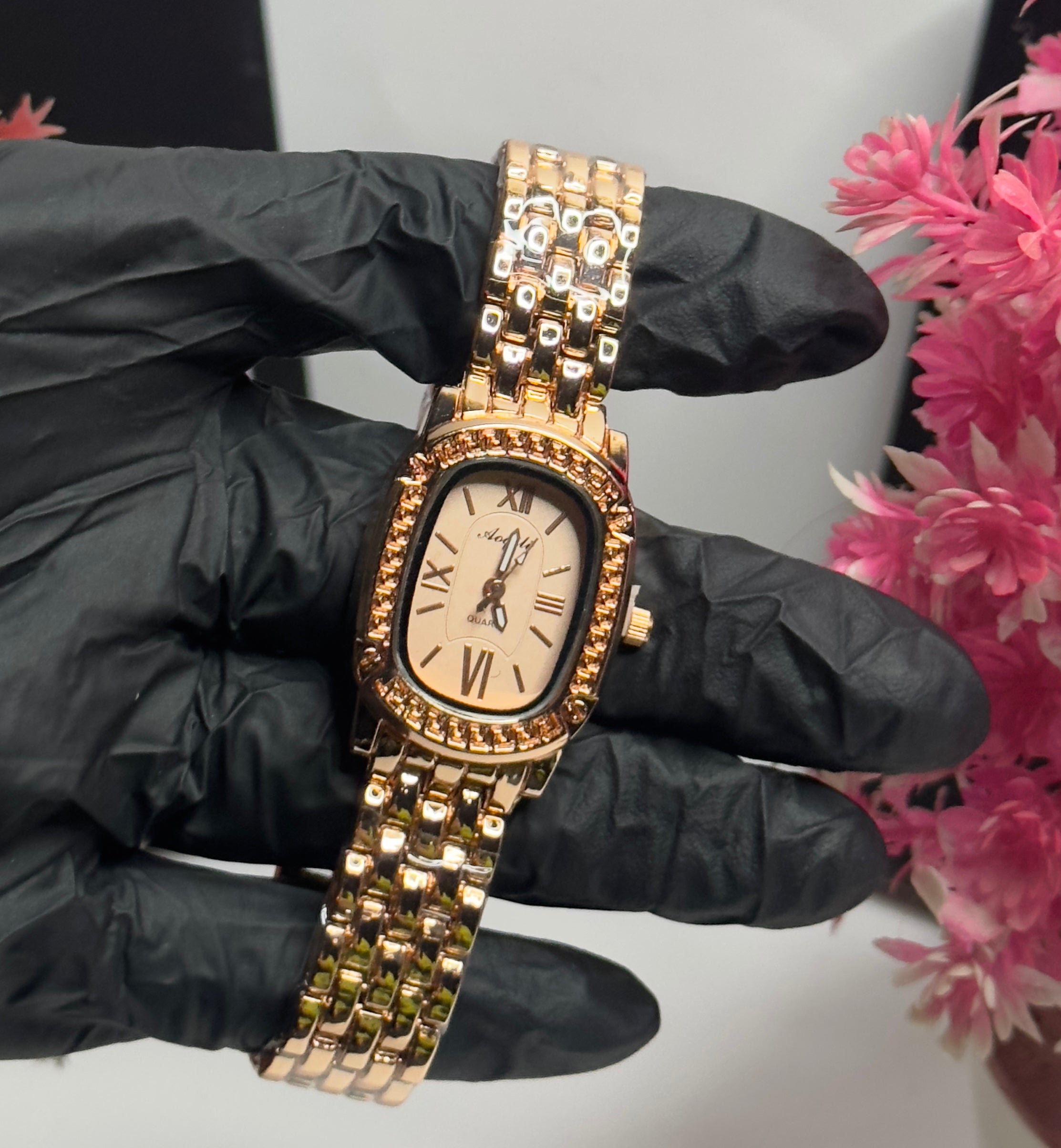 Luxury Crystal Gold Bracelet Watch for Women – Roman Dial | Elegant Fashion Timepiece
