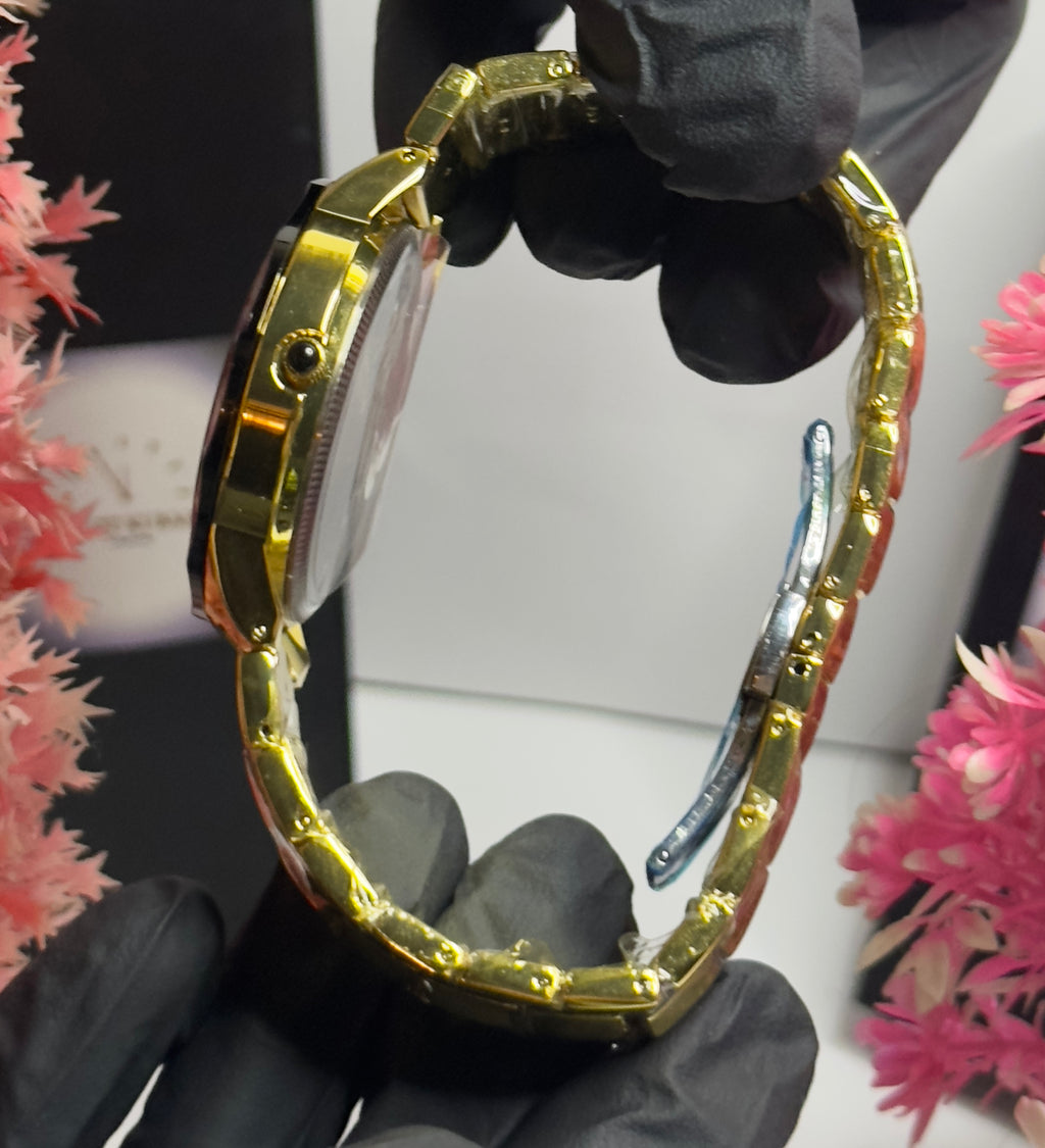 Gold Luxury Citizen-Style Quartz Watch for Men – Black Textured Dial | Elegant Metal Bracelet