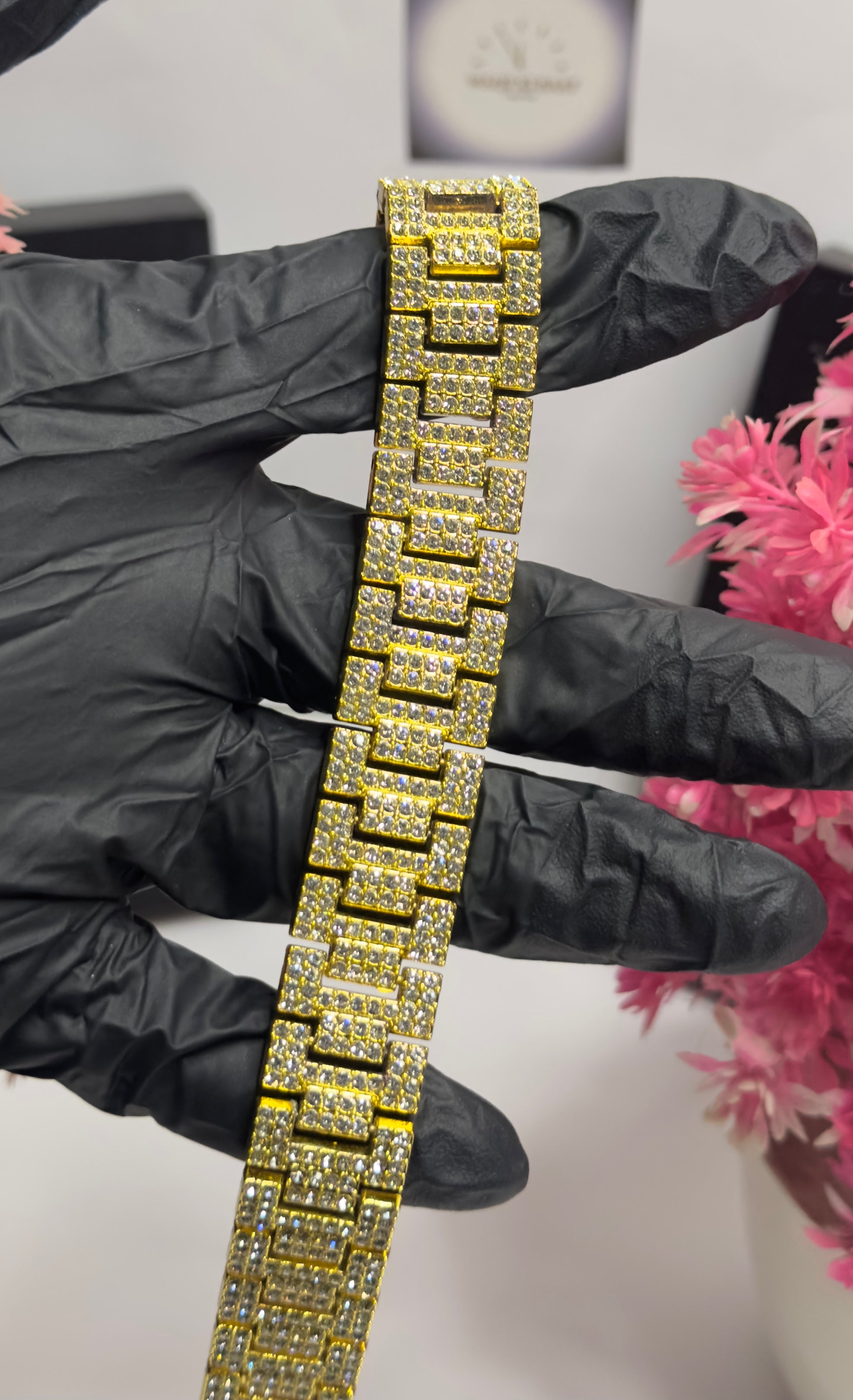 Luxury Fully Iced-Out Gold Bracelet – Men’s & Women’s Hip-Hop Cuban Link Style