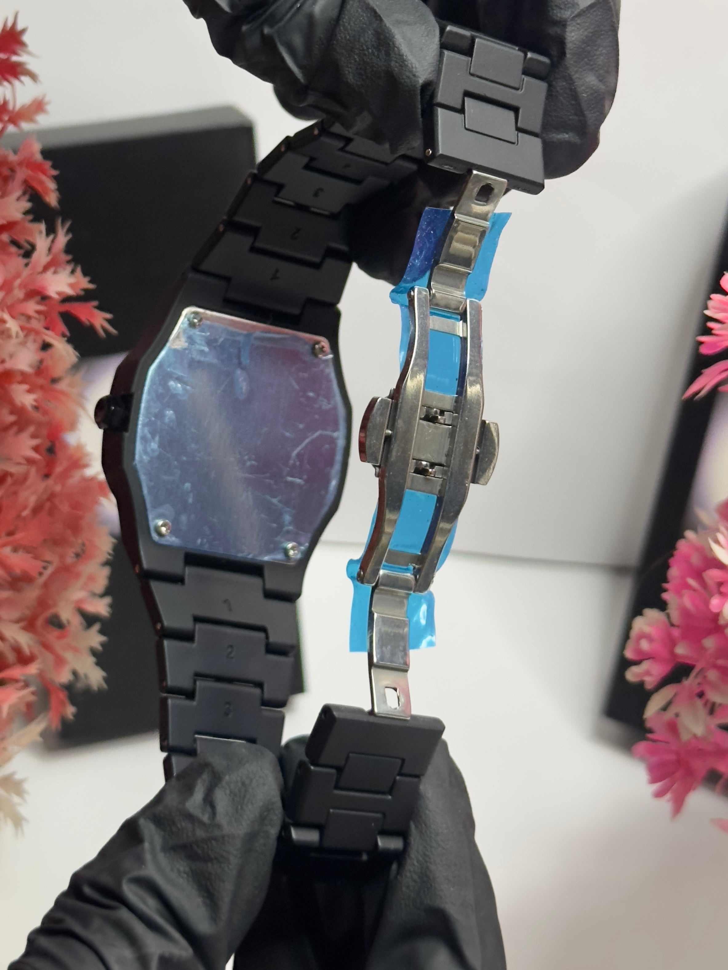 Arabic AURA (white digits)