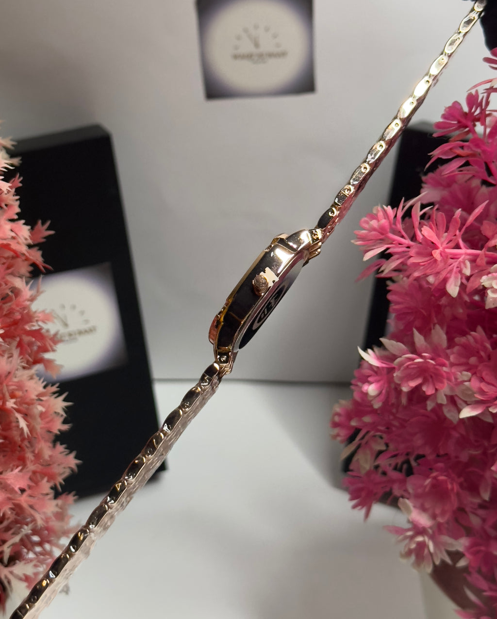 Luxury Crystal Gold Bracelet Watch for Women – Roman Dial | Elegant Fashion Timepiece