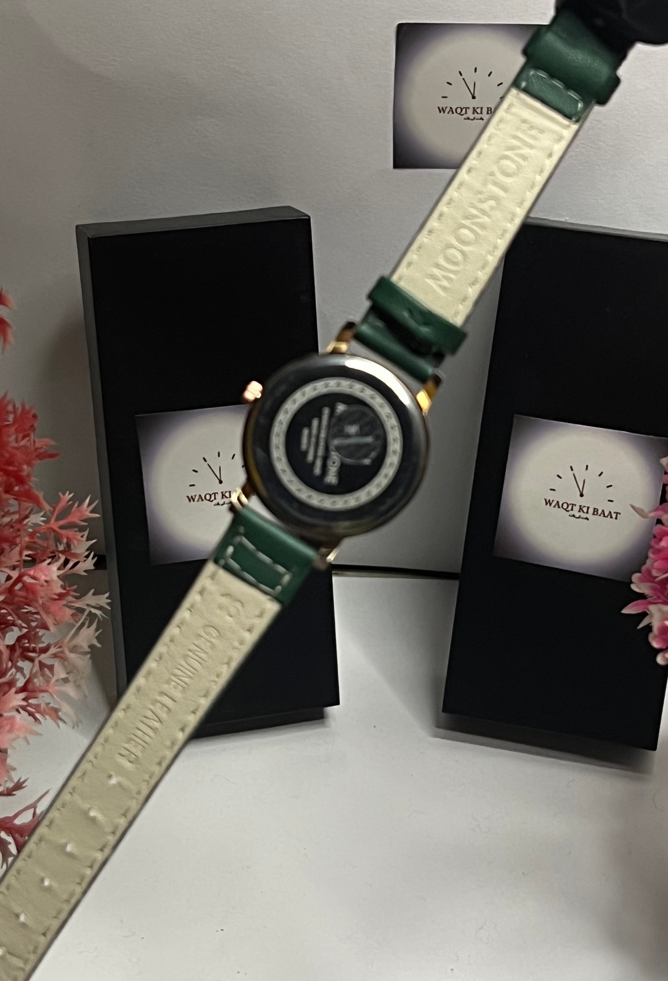 Moonstone Elegant Women’s Leather Strap Watch – Minimalist Luxury Design