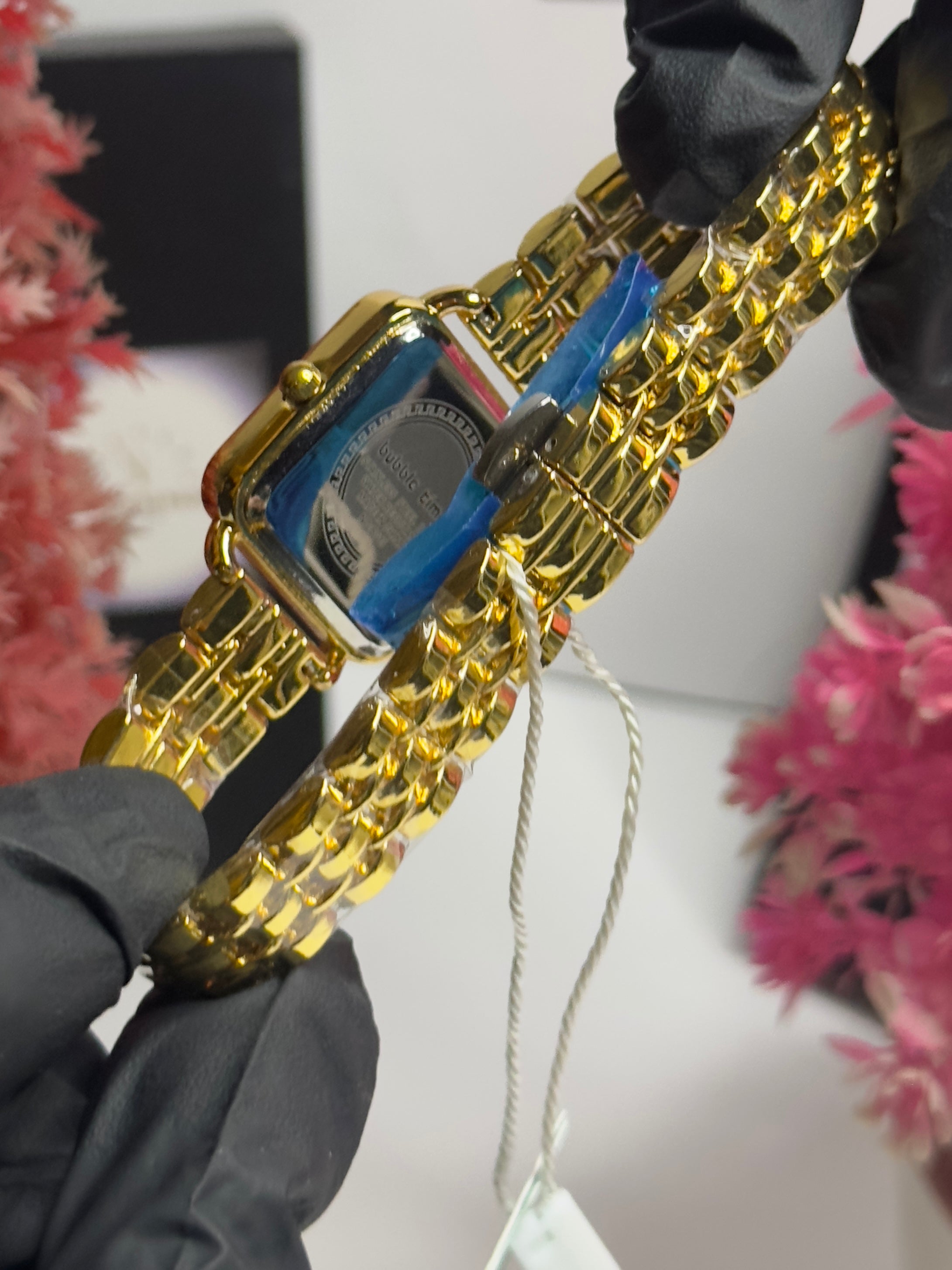 Elegant Square Dial Gold Women’s Watch – Crystal Marker Luxury Bracelet Timepiece