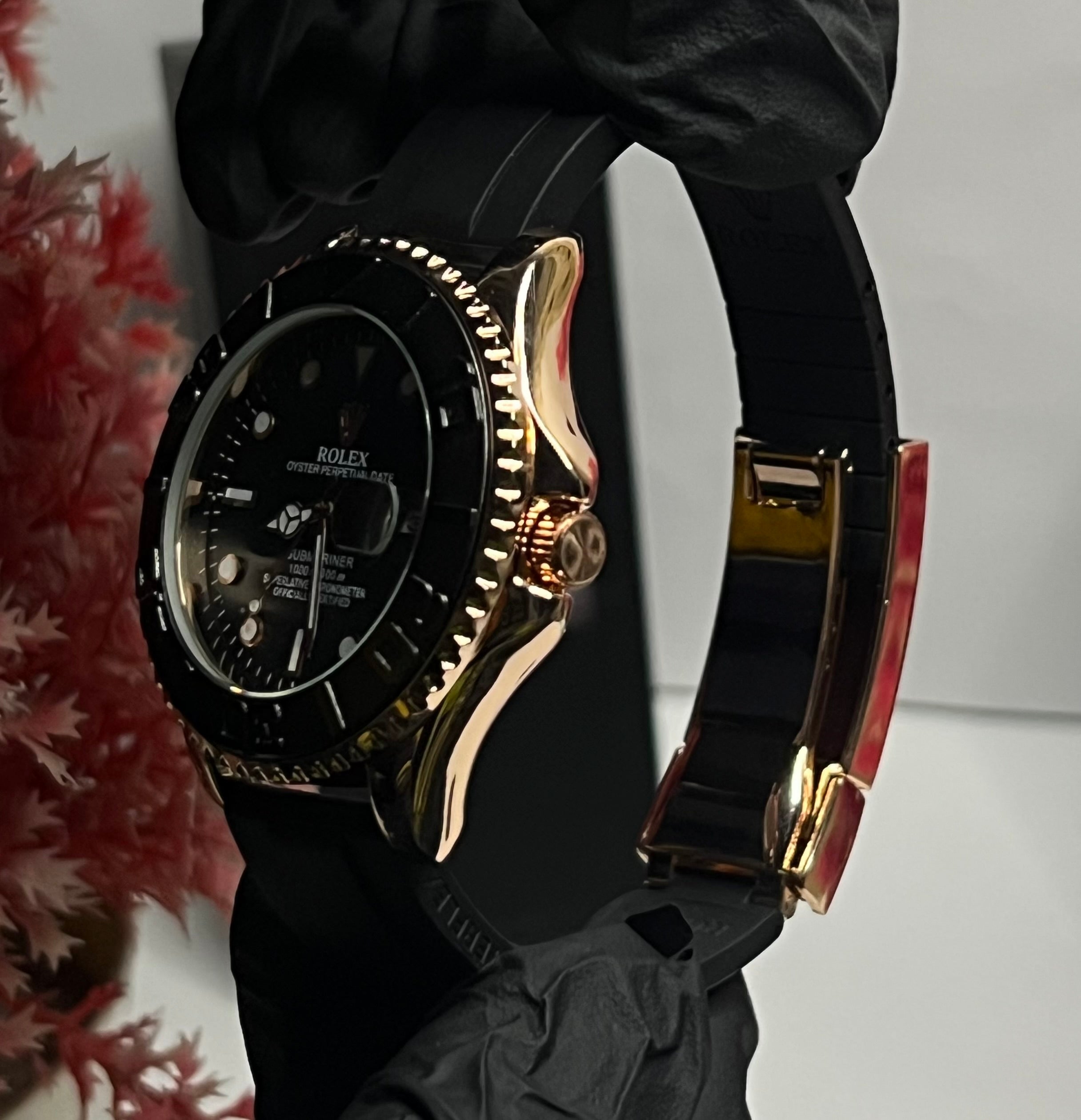Rolex Strap Rose Gold With Black Rotating Dial With Master Lock