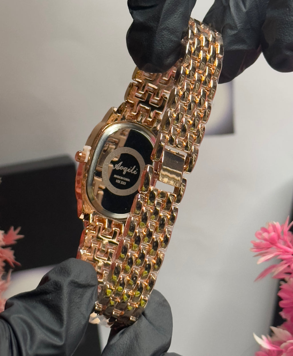 Luxury Crystal Gold Bracelet Watch for Women – Roman Dial | Elegant Fashion Timepiece