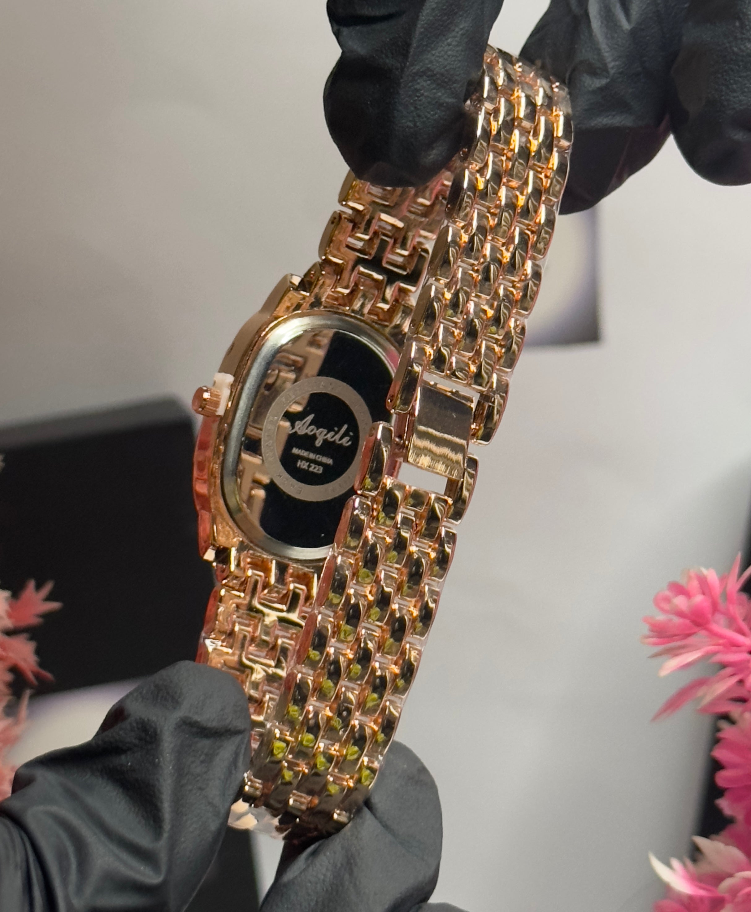 Luxury Crystal Gold Bracelet Watch for Women – Roman Dial | Elegant Fashion Timepiece