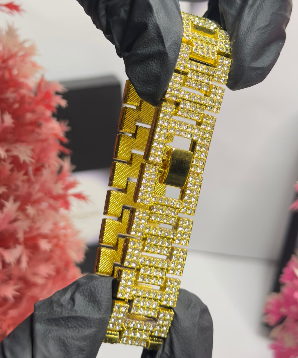 Luxury Fully Iced-Out Gold Bracelet – Men’s & Women’s Hip-Hop Cuban Link Style
