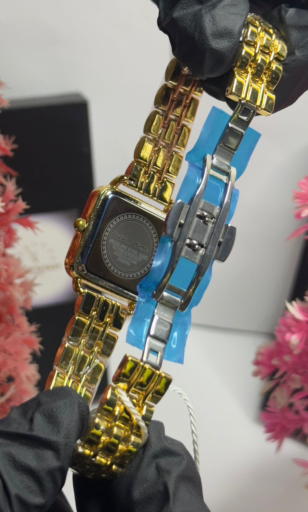 Elegant Square Dial Gold Women’s Watch – Crystal Marker Luxury Bracelet Timepiece