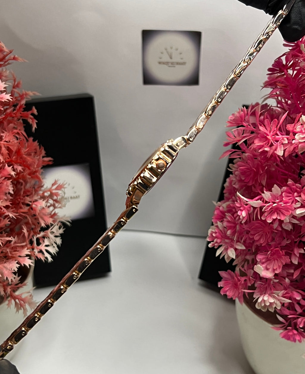 GUQI Premium Crystal Blossom Women’s Luxury Watch – Rose Gold