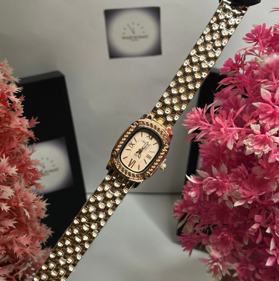 Luxury Crystal Gold Bracelet Watch for Women – Roman Dial | Elegant Fashion Timepiece