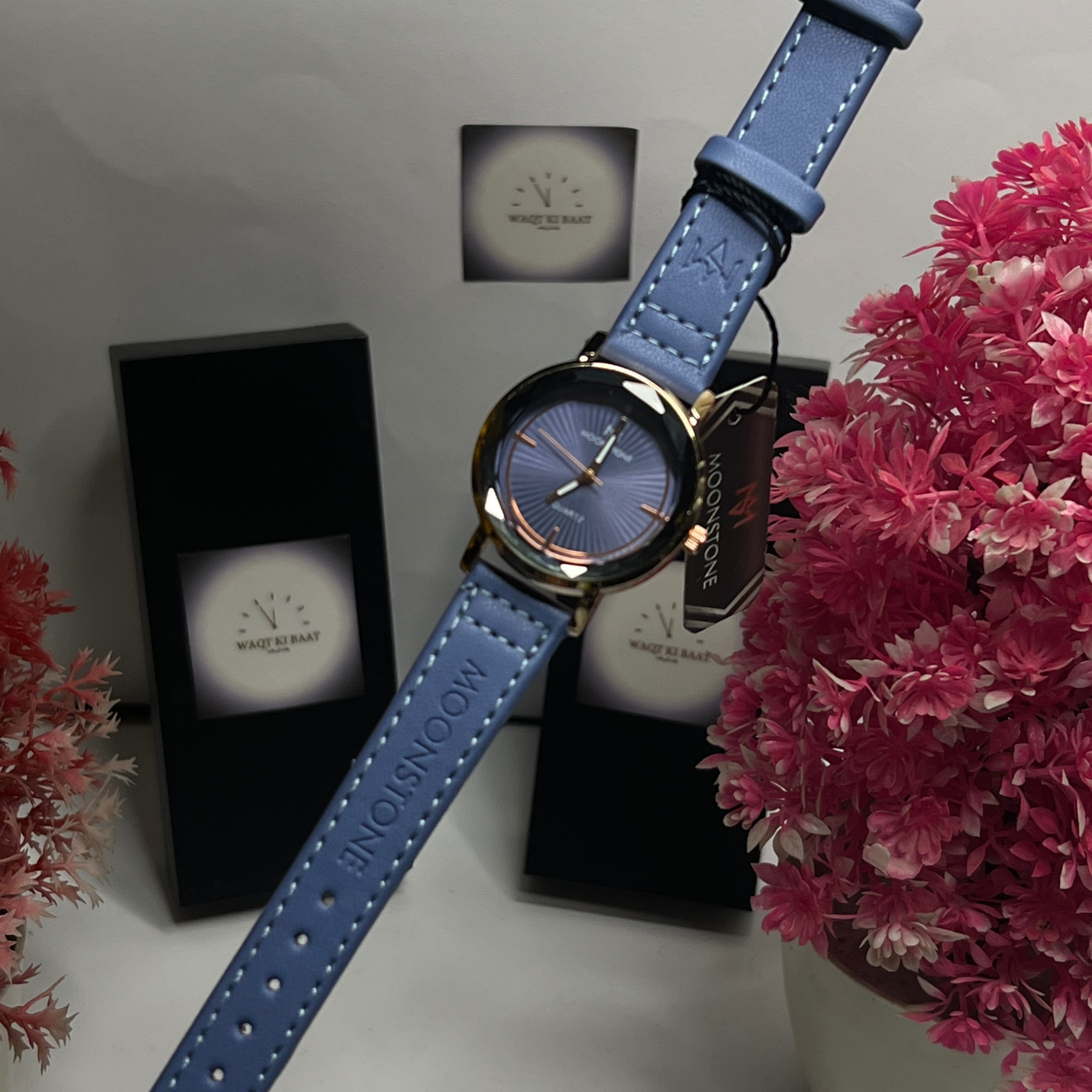 Moonstone Elegant Women’s Leather Strap Watch – Minimalist Luxury Design