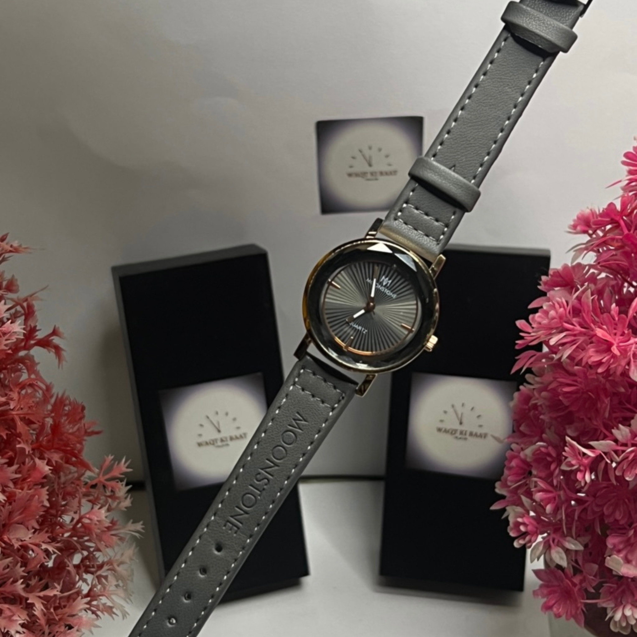 Moonstone Elegant Women’s Leather Strap Watch – Minimalist Luxury Design