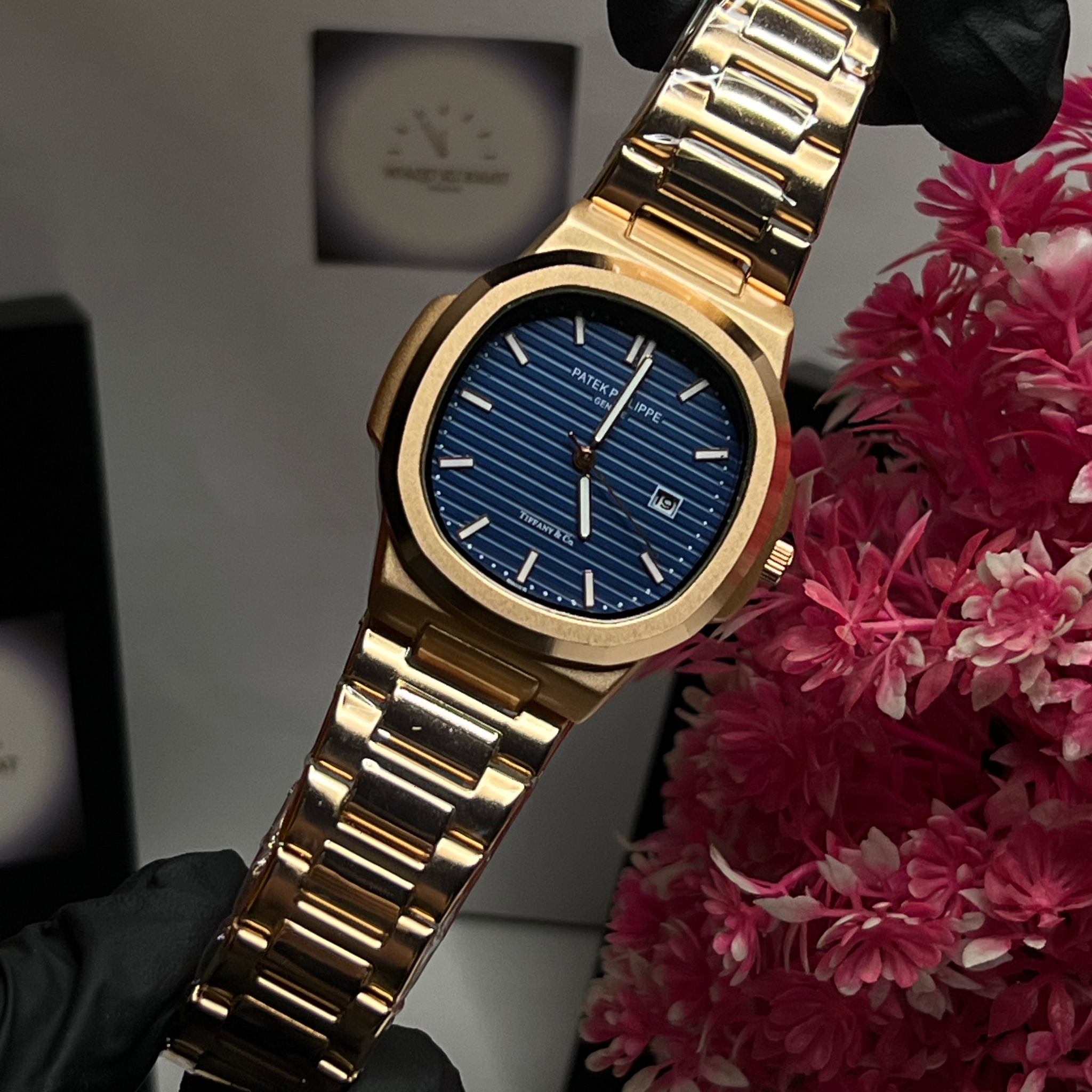 Patek Philippe Luxury Steel Watch with Blue Textured Dial – Classic Date Display