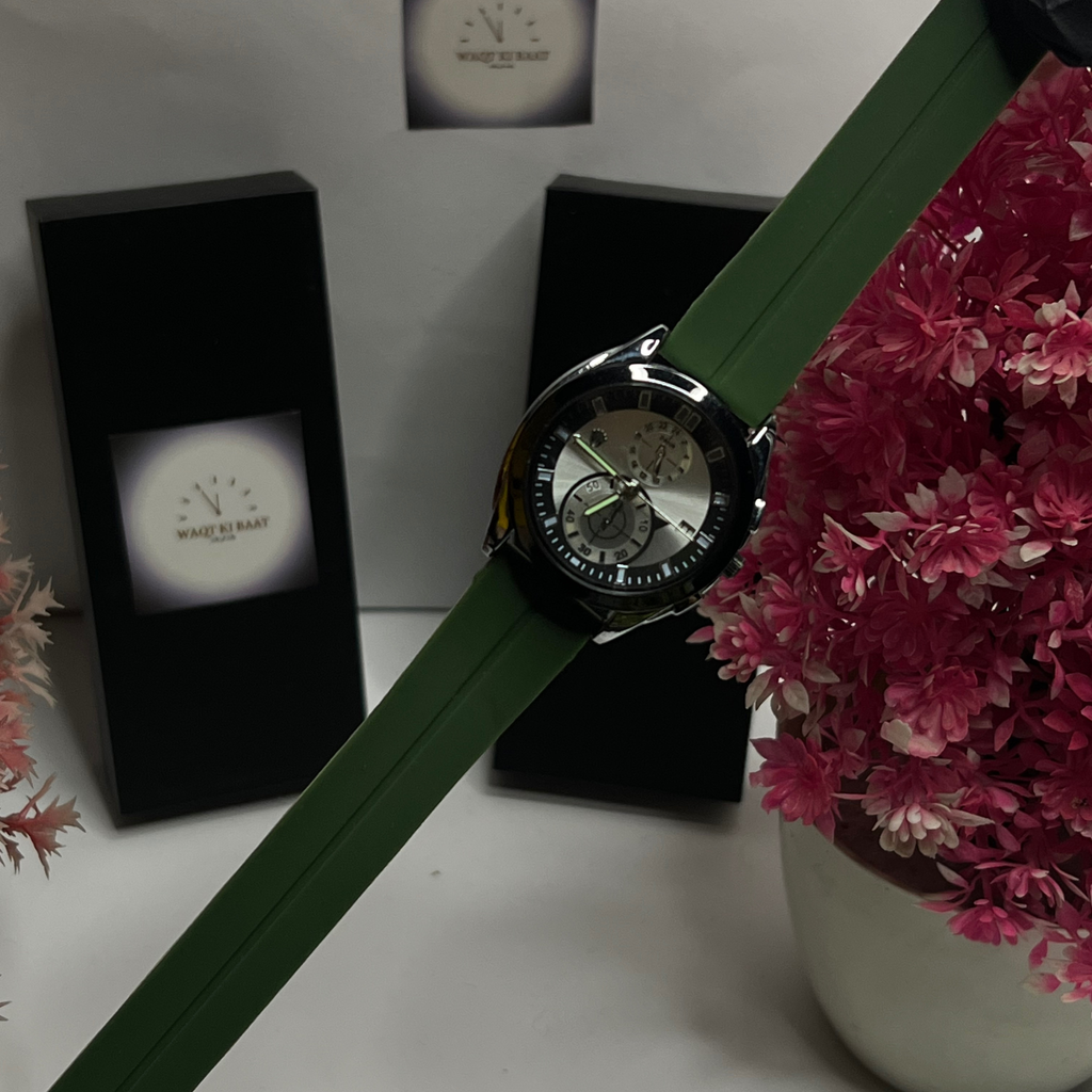 Men’s ChronoSport Green Silicone Strap Watch – Dual-Tone Dial