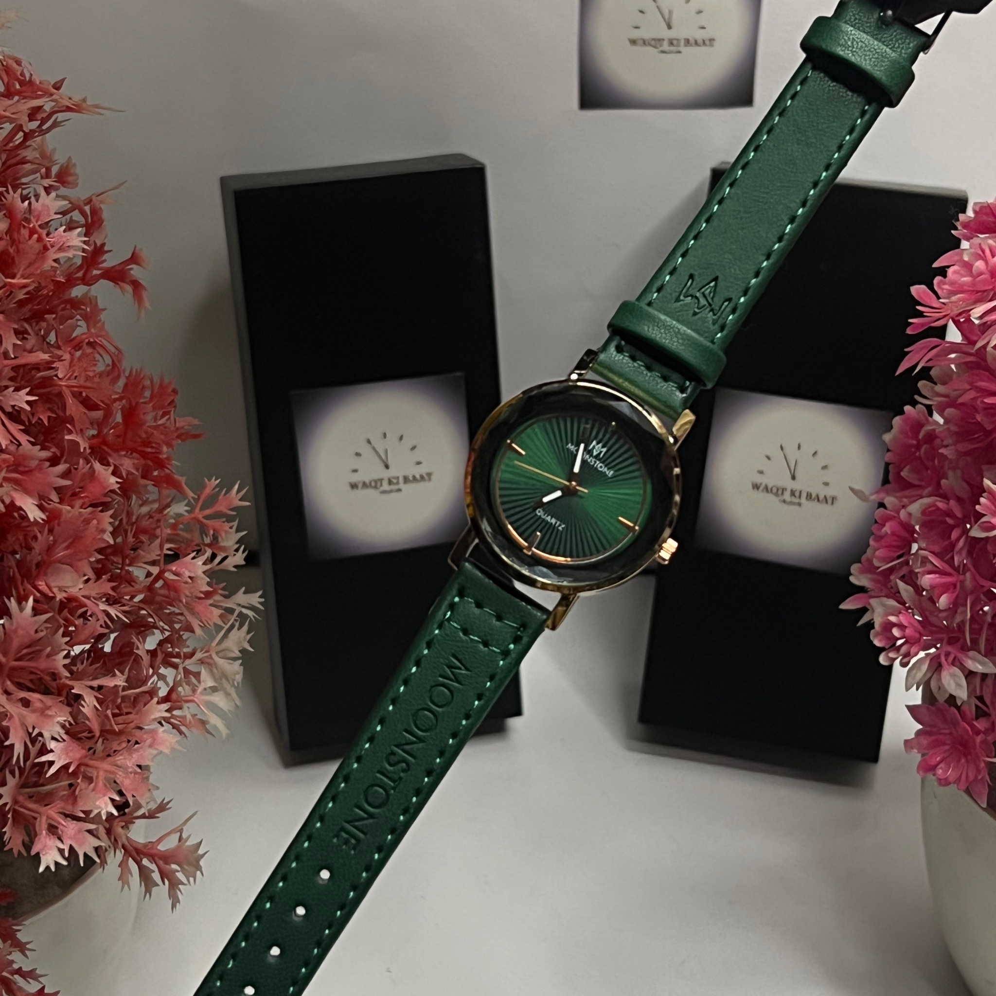 Moonstone Elegant Women’s Leather Strap Watch – Minimalist Luxury Design