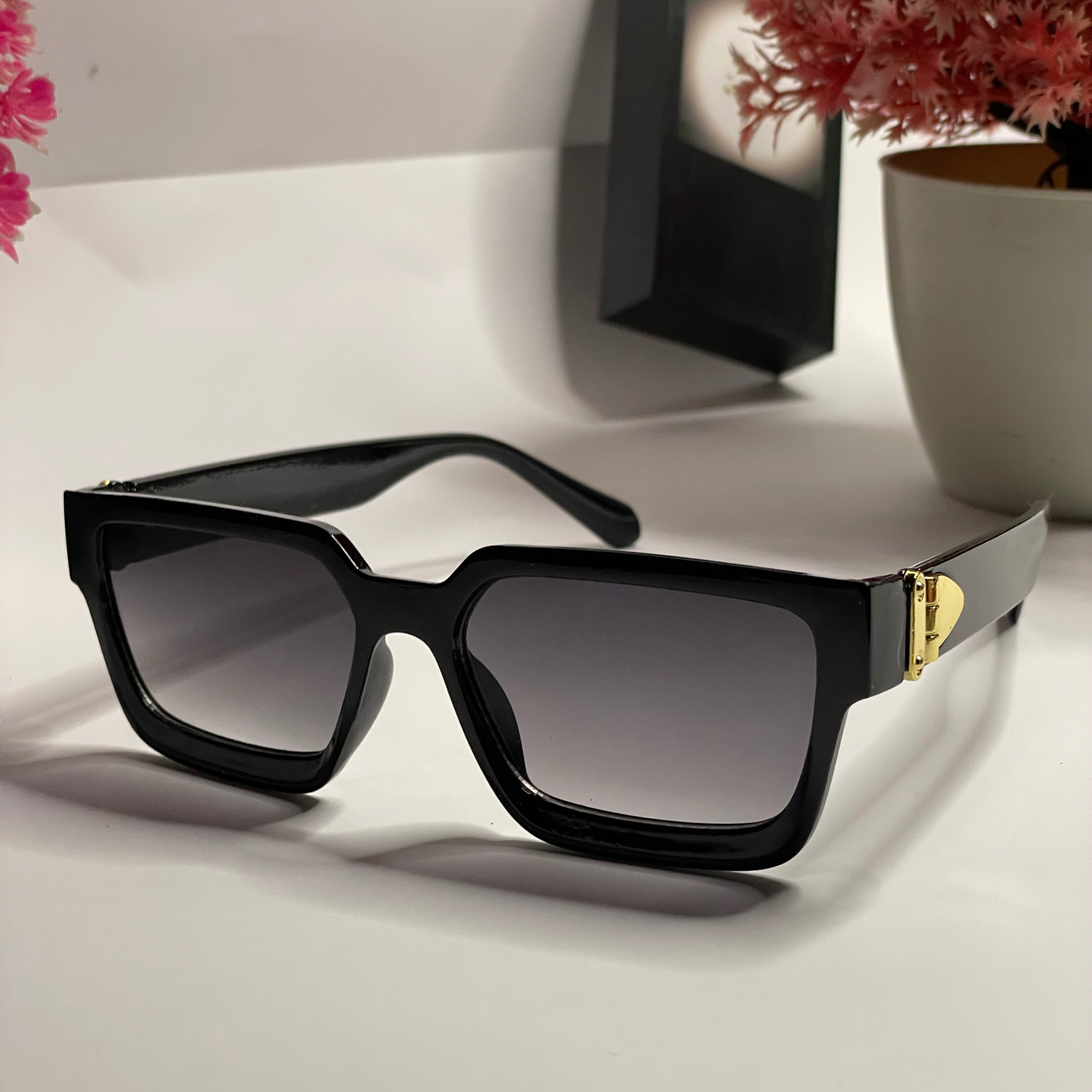 Bold Black Square Sunglasses – Luxury Gold-Hinge Edition